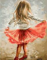 Малышка танцует
