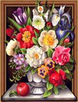 Букет ирисов, роз и фиалок в вазе