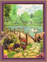 Мостик и озеро с лебедями