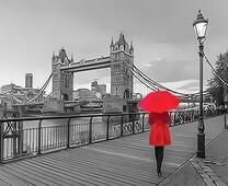 Девушка возле Тауэрского моста