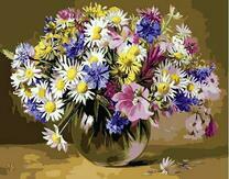 Ваза с букетом полевых цветов