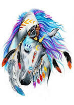 Белая лошадь в яркой раскраске и с перьями