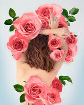 Девушка и красивые розы