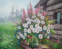 Банка с полевыми цветами у домика в деревне