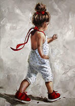 Маленькая девочка в летнем наряде