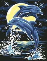 Танец дельфинов под луной