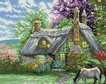 Лошадь у милого домика