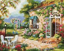 Загородный дом с прекрасным садом