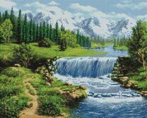 Бурная река в лесу