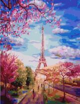 Цветущие деревья на фоне Эйфелевой башни