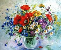 Полевые цветы, маки и ромашки в вазе