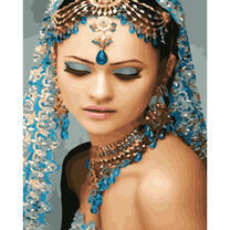 Девушка в индийском наряде