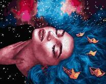 Девушка с голубыми волосами и кораблики