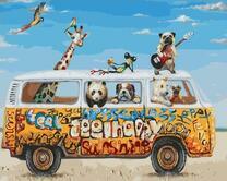 Группа животных-музыкатов в фургоне