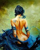 Девушка в платье из краски