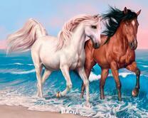 Две лошадки на берегу моря