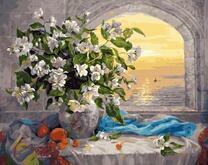 Жасмин у окна с видом на море