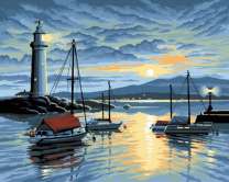 Рыбацкие лодки у маяка