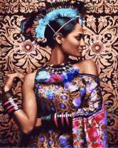 Девушка в ярком цветном наряде