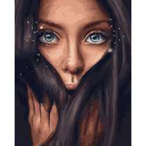 Удивленная девушка с голубыми глазами