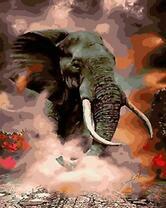 Большой слон в облаке пыли