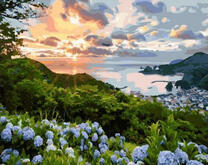 Вид с горы на вечернее море