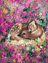 Маленький олененок среди цветов