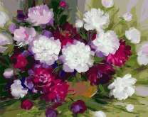 Букет белых и фиолетовых пионов