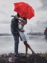 Поцелуй под зонтом на фоне Эйфелевой башни