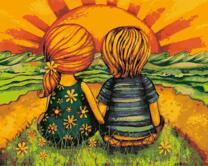 Девочка с мальчиком любуются закатом в море