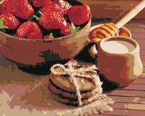 Клубника, мёд, молоко и печенье