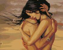 Объятия обнаженной пары и одуванчики