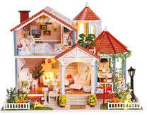 Двухэтажный домик с красной крышей