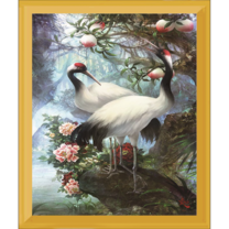 Красноголовые журавли под цветущими деревьями