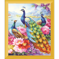 Три павлина в ярких цветах у озера