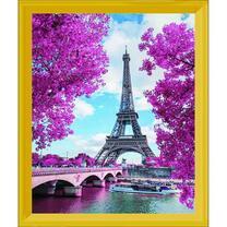 Цветущие деревья у Эйфелевой башни