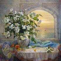 Букет жасмина и персики на фоне моря