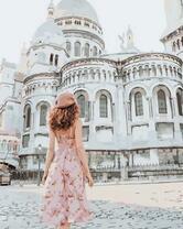 Двушка у храма в Париже