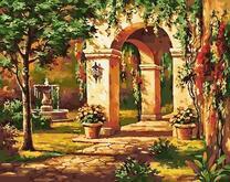 Беседка с фонтаном в саду