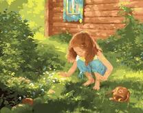 Девочка играет у дома