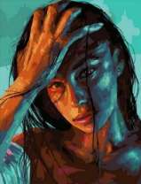 Брюнетка с мокрыми волосами