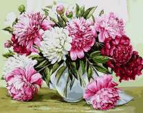 Милый букет пионов в белой вазе