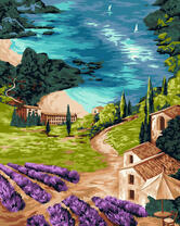 Лаванда на горном склоне у моря