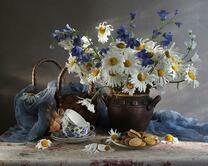 Букет полевый цветов и печенье