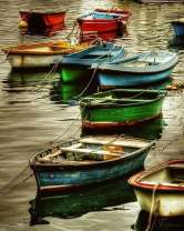 Рыбацкие лодочки на якоре