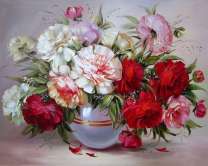 Белая ваза с пионами