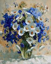 Васильки и ромашки в пышном букете