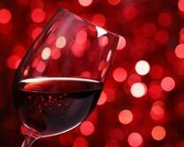 Вино на фоне огоньков