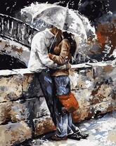 Поцелуй у моста под белым зонтом