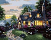 Уютный домик с цветущим садом